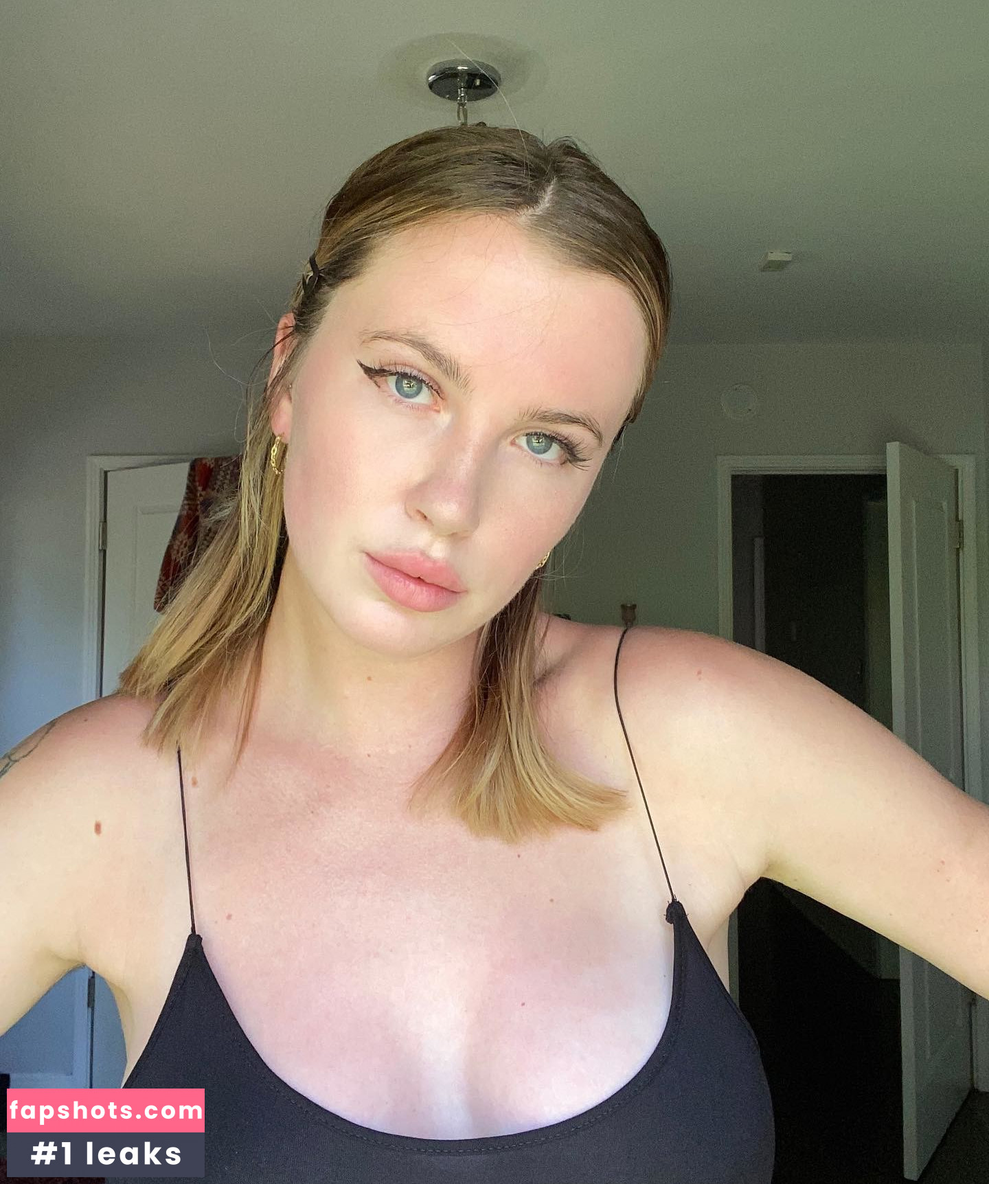 Ireland Baldwin gallery photo #646