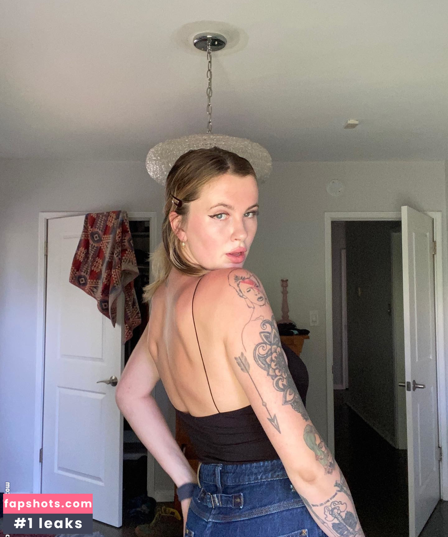 Ireland Baldwin gallery photo #647