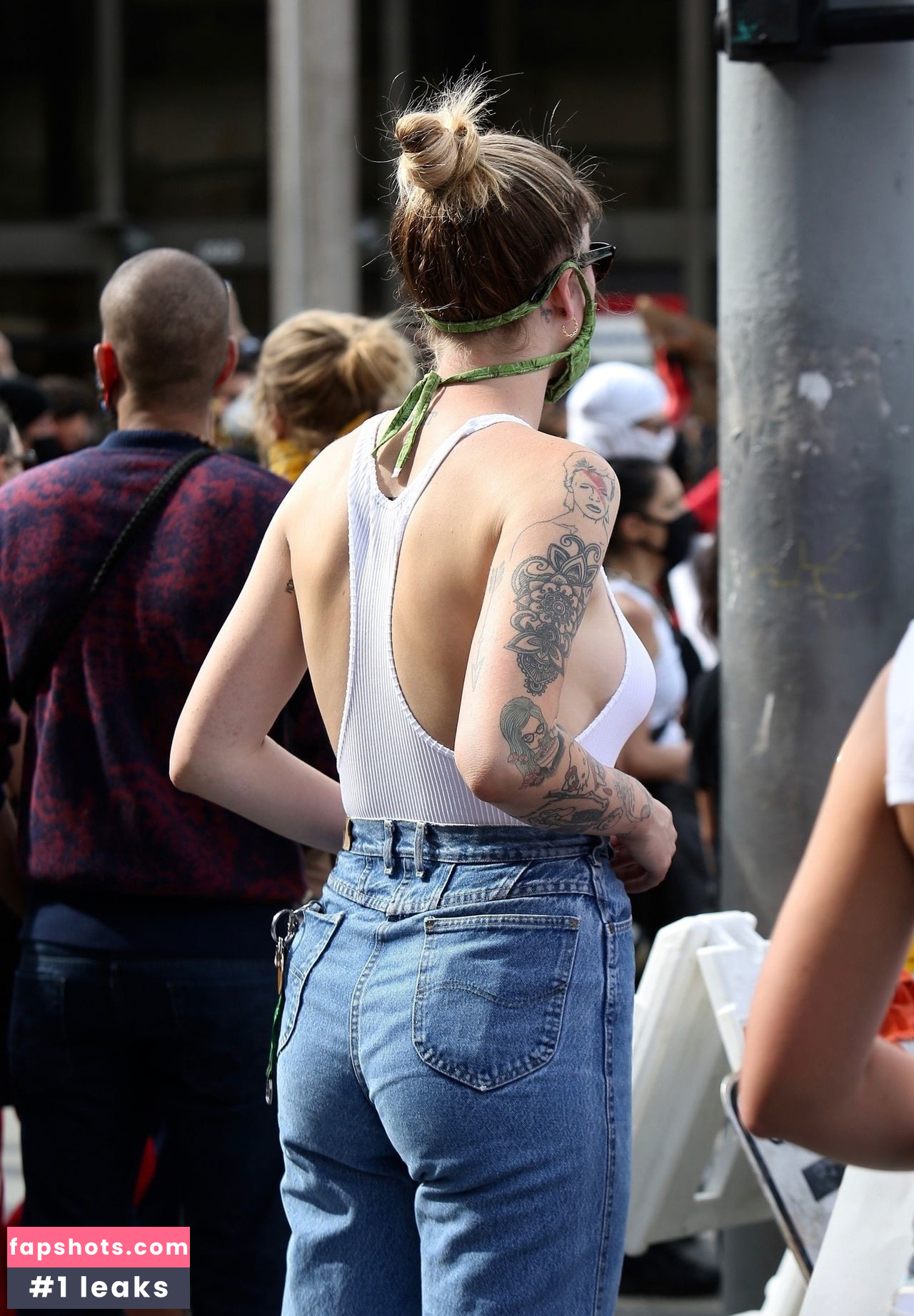 Ireland Baldwin gallery photo #650