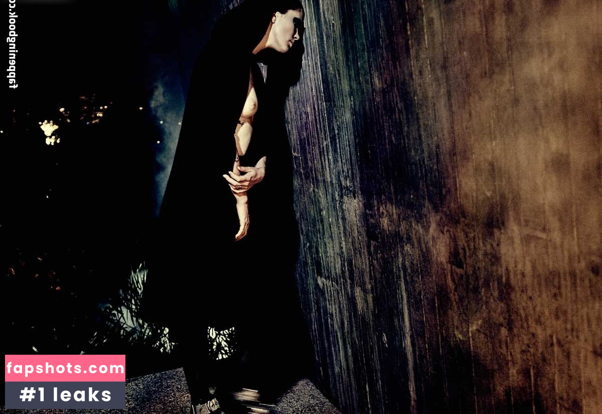 Ireland Baldwin gallery photo #71