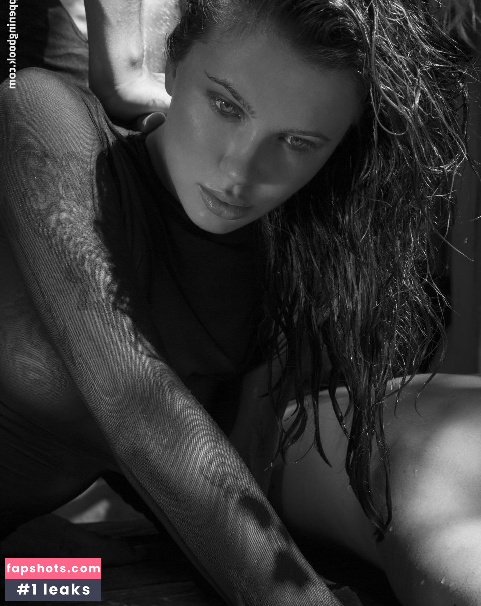 Ireland Baldwin gallery photo #708