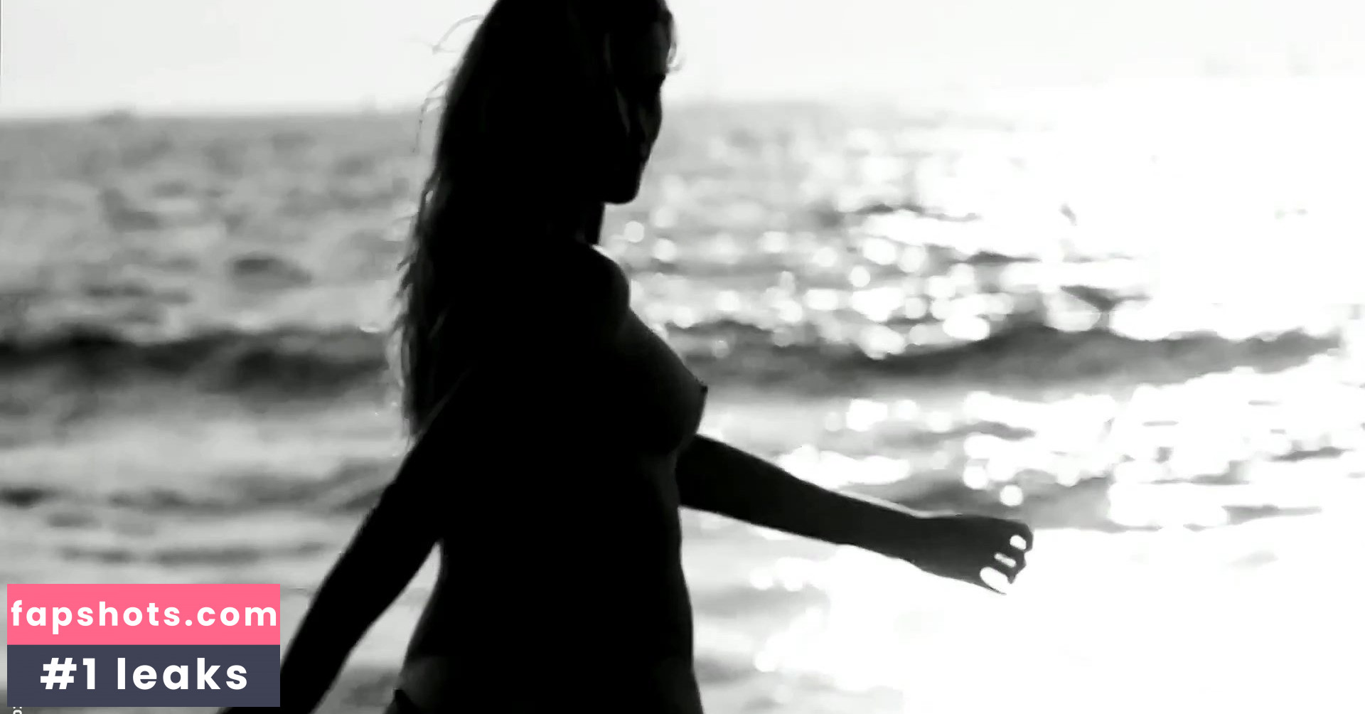 Ireland Baldwin gallery photo #729