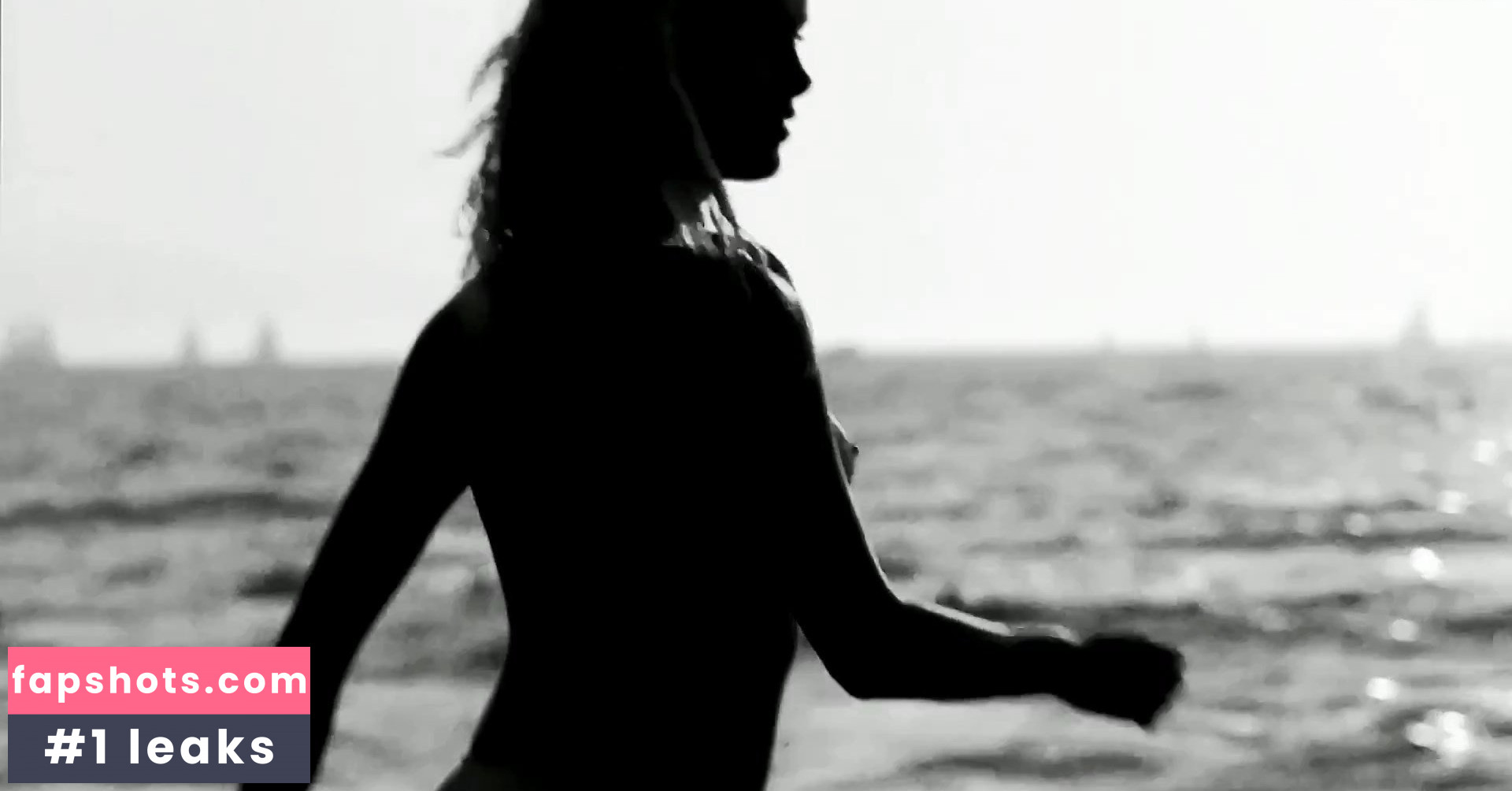 Ireland Baldwin gallery photo #731