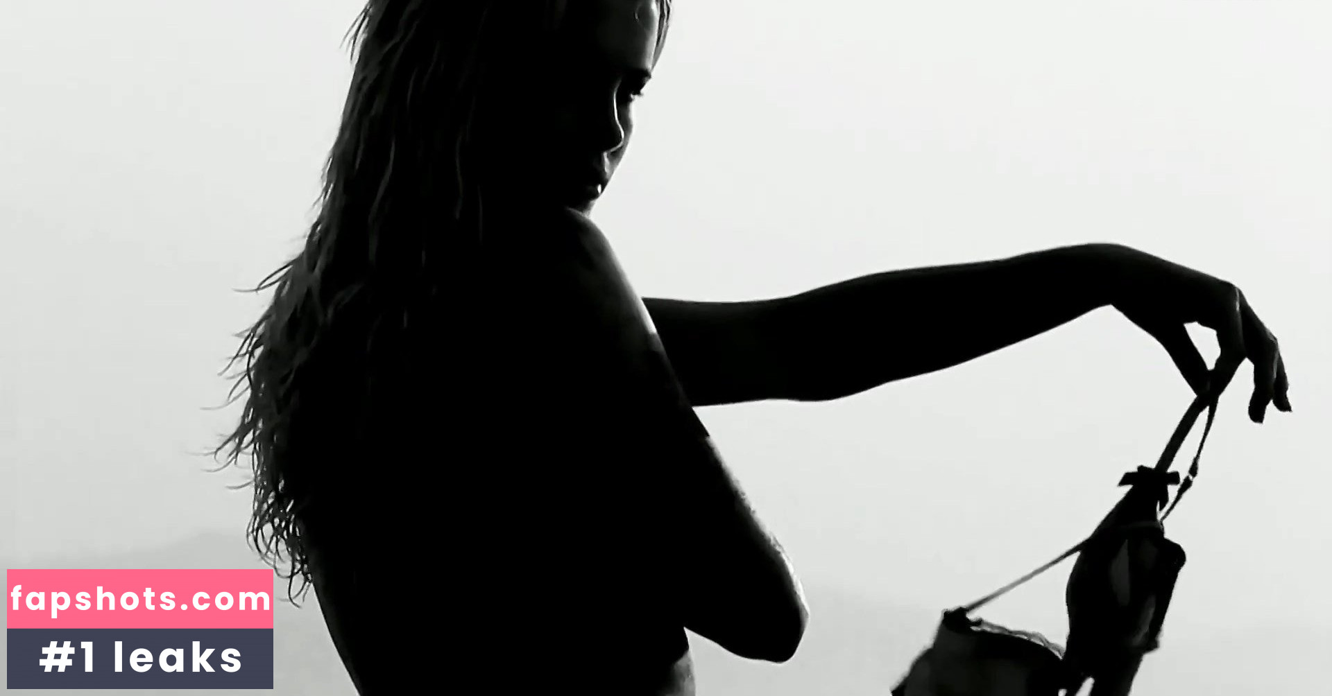 Ireland Baldwin gallery photo #733