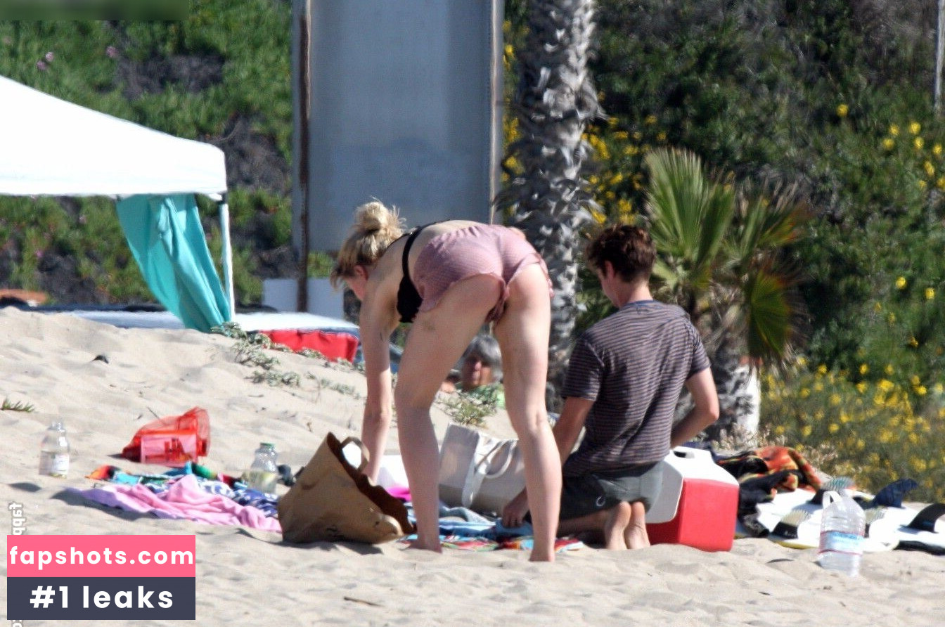 Ireland Baldwin gallery photo #80