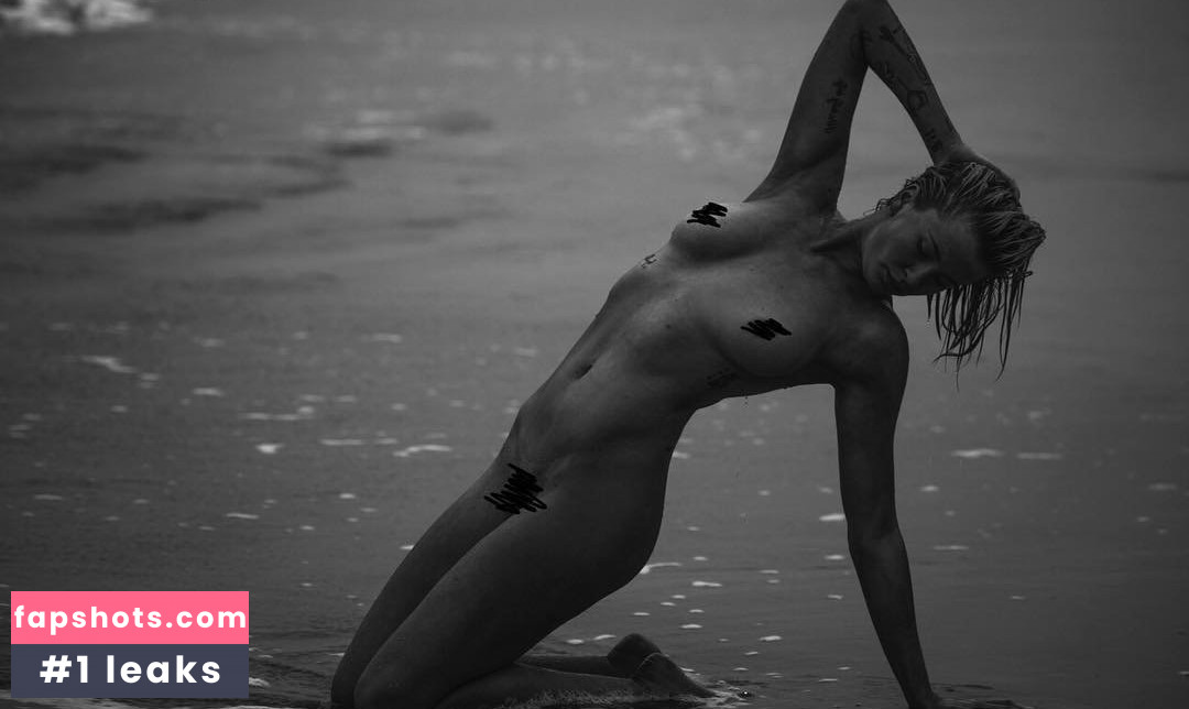 Ireland Baldwin gallery photo #805