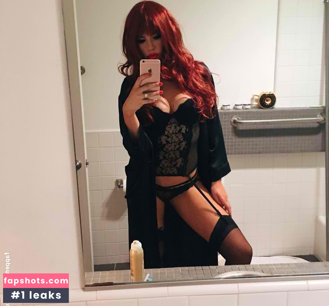 Ireland Baldwin gallery photo #818