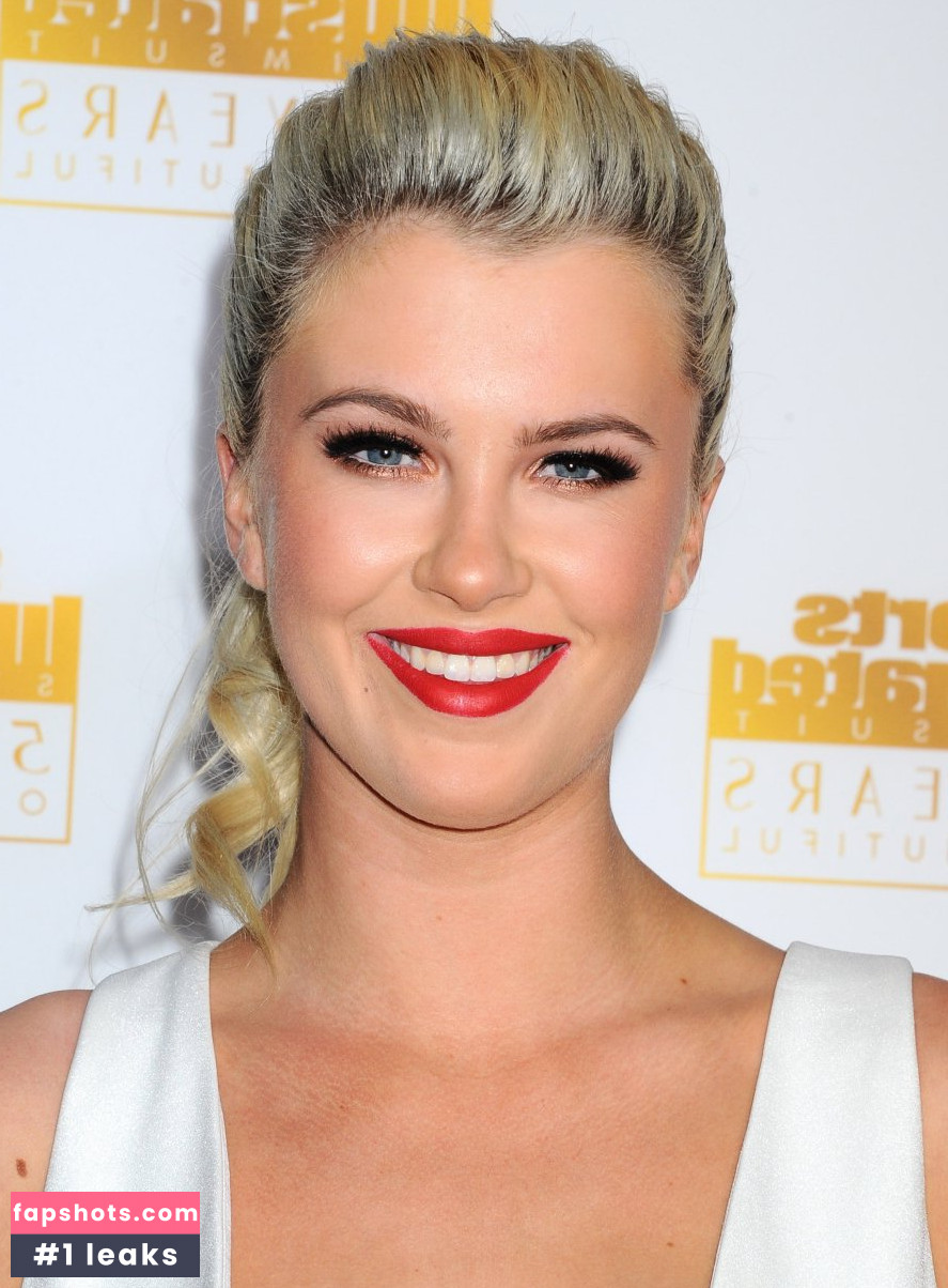 Ireland Baldwin gallery photo #840