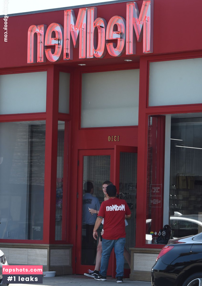 Ireland Baldwin gallery photo #845