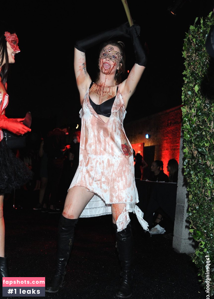 Ireland Baldwin gallery photo #851