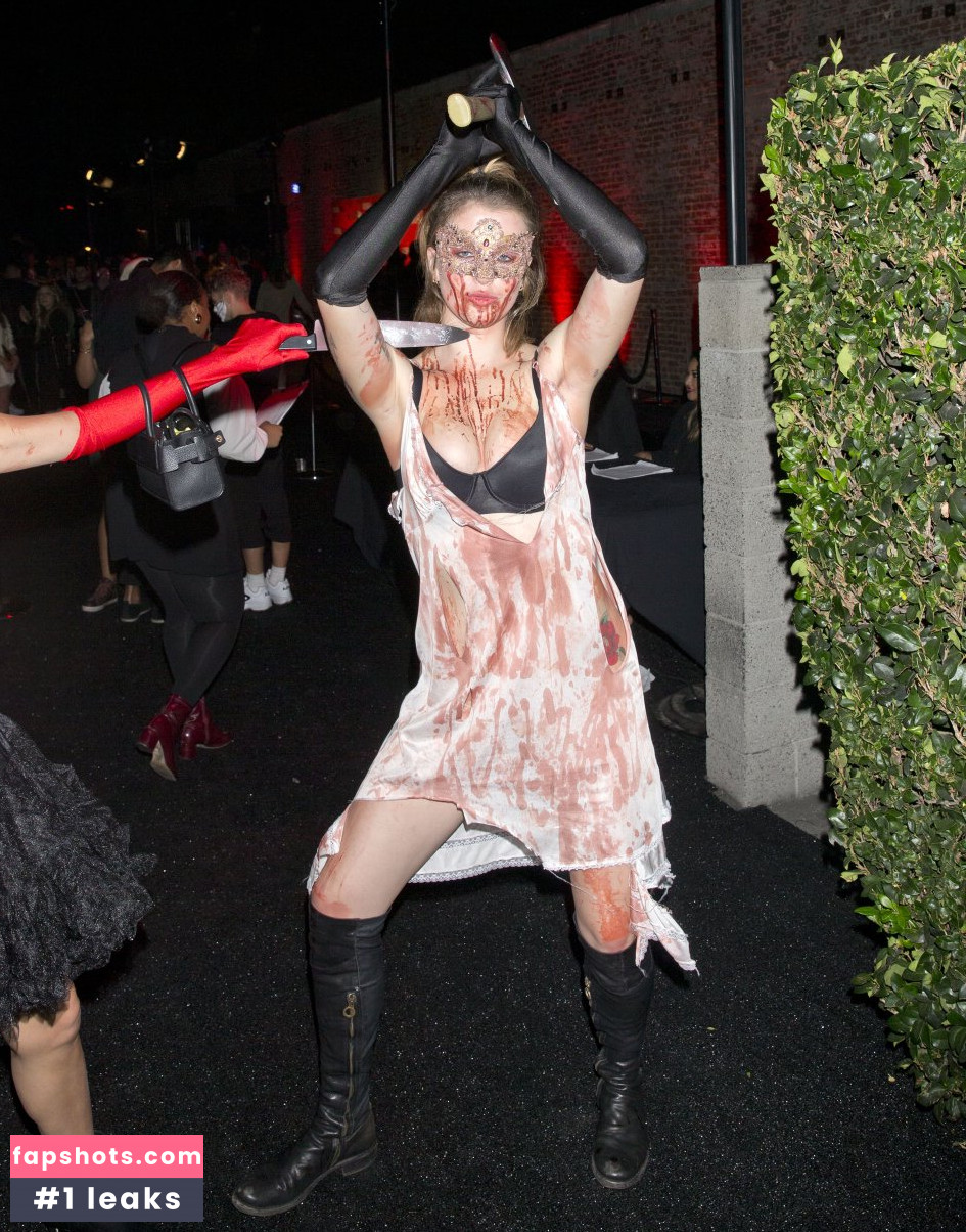 Ireland Baldwin gallery photo #852