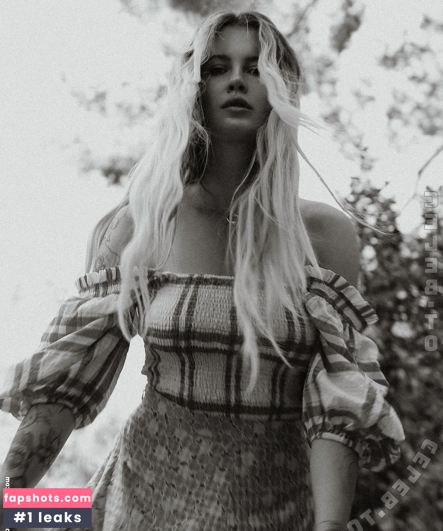 Ireland Baldwin gallery photo #10