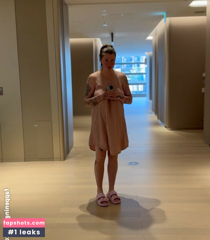 Ireland Baldwin gallery photo #98