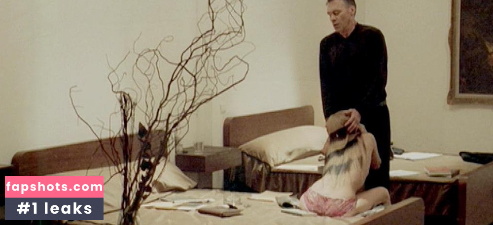 Irene Montalà gallery photo #10