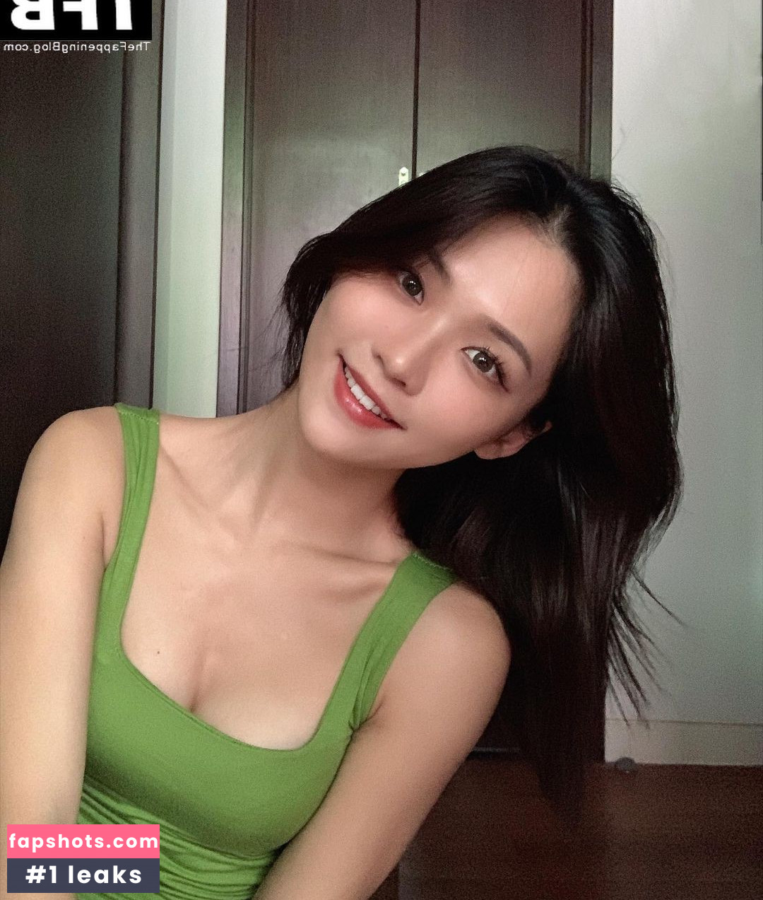 Irene Zhao gallery photo #12