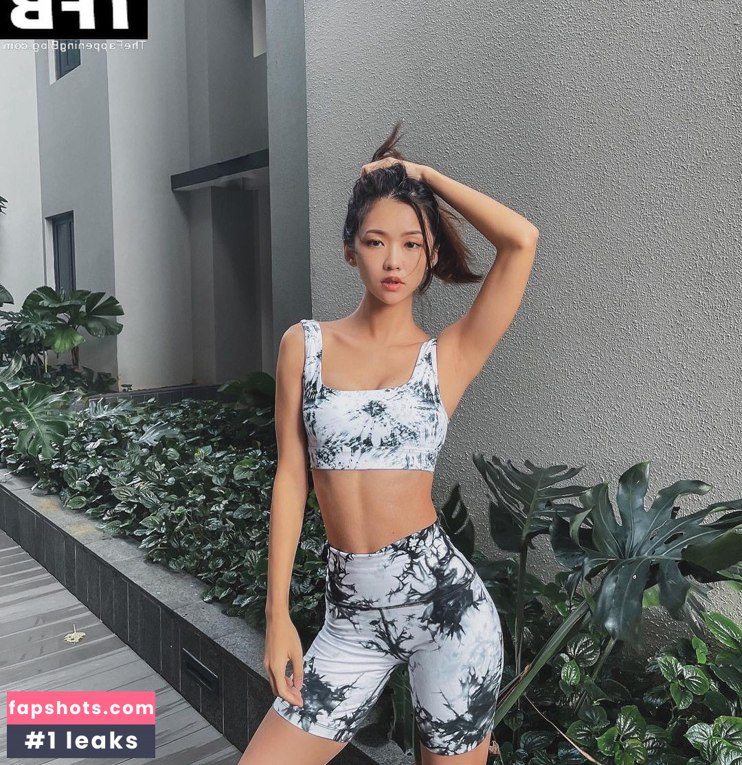 Irene Zhao gallery photo #17