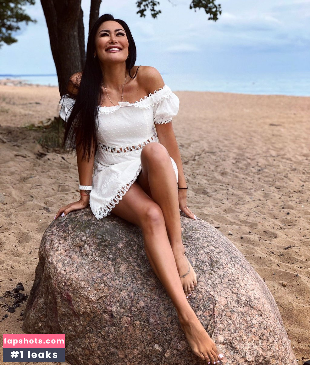 Irina Iris gallery photo #138