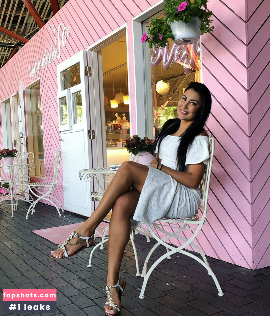 Irina Iris gallery photo #141