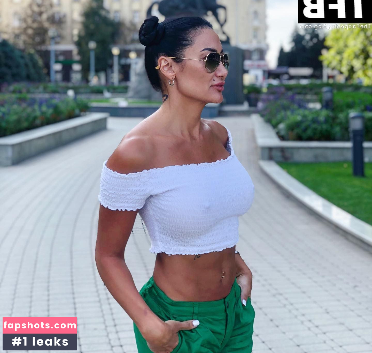 Irina Iris gallery photo #3