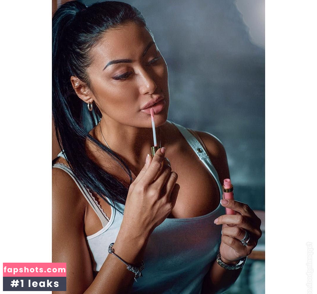 Irina Iris gallery photo #58