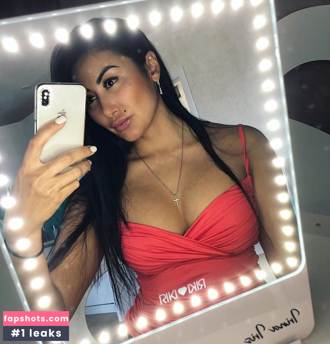 Irina Iris gallery photo #68