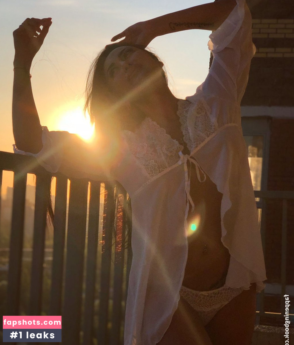 Irina Iris gallery photo #70