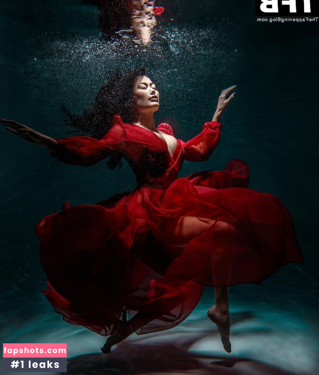 Irina Iris gallery photo #8