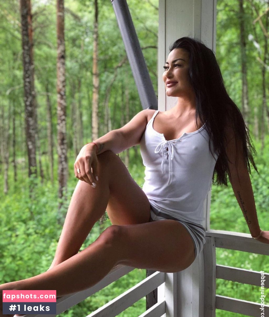 Irina Iris gallery photo #79