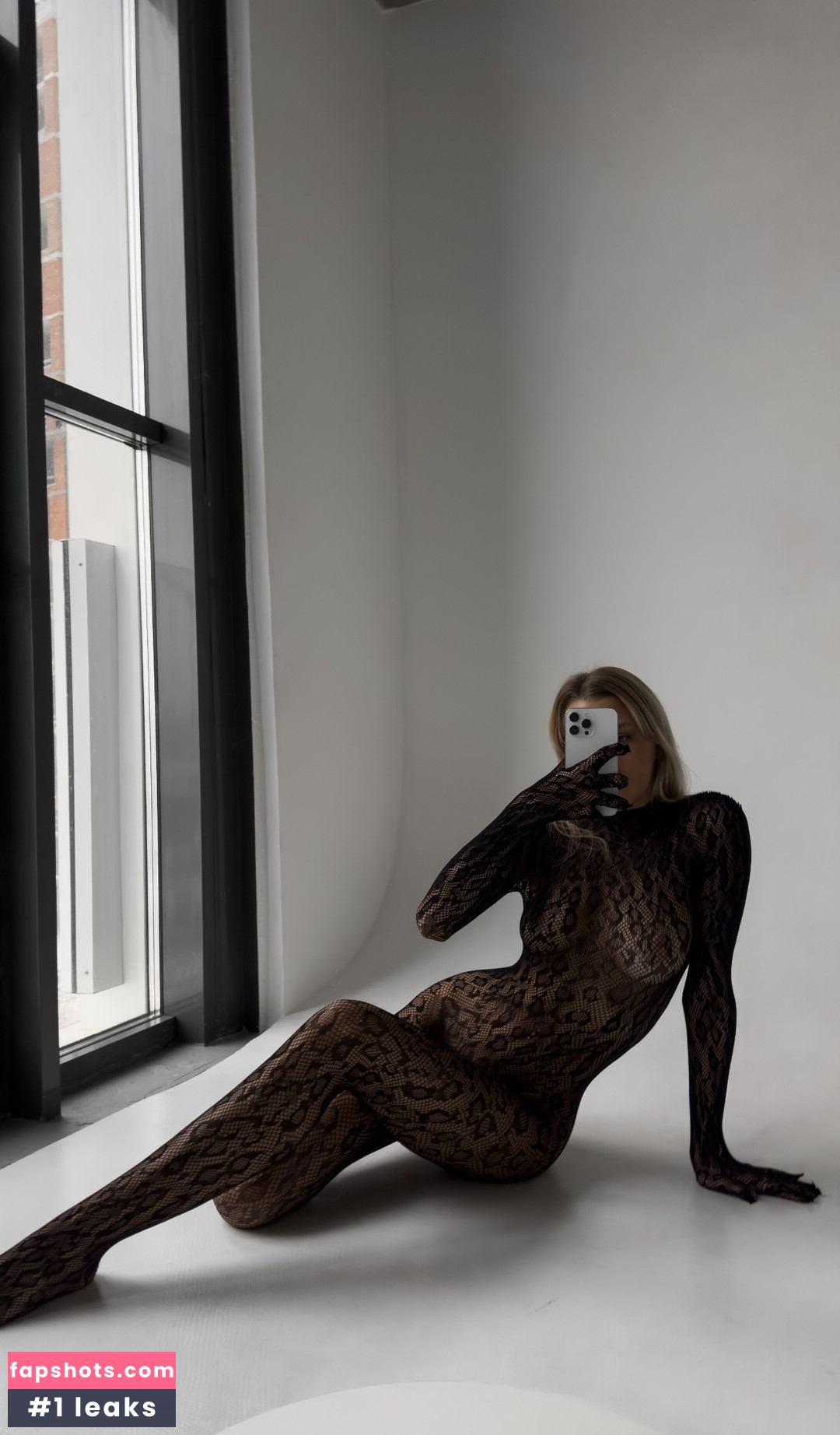 irina_moore_ gallery photo #2