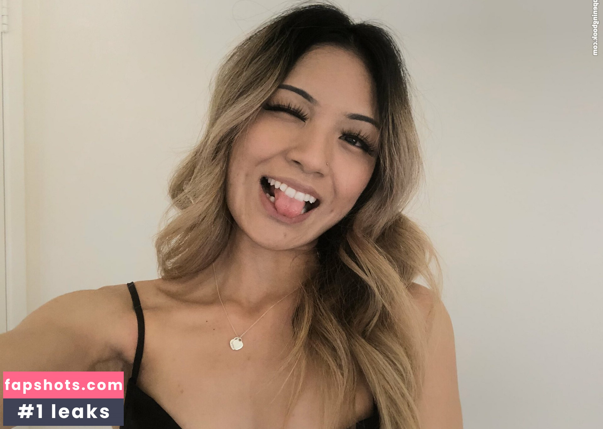 Iris Haw nude babe gallery