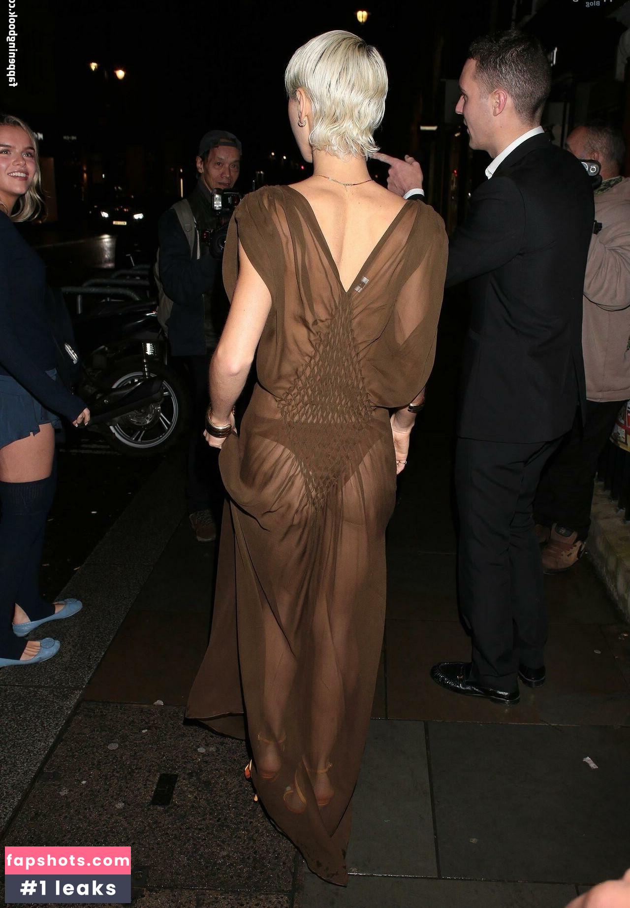 Iris Law Nahé úniky fotek pouze od fanoušků #22 - Fapshots