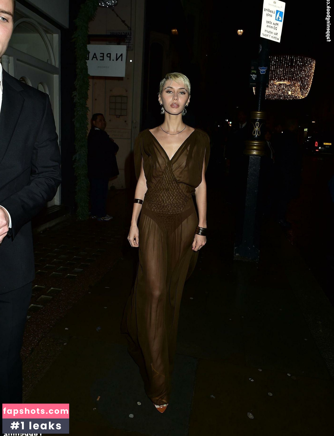 Iris Law Nahé úniky fotek pouze od fanoušků #42 - Fapshots