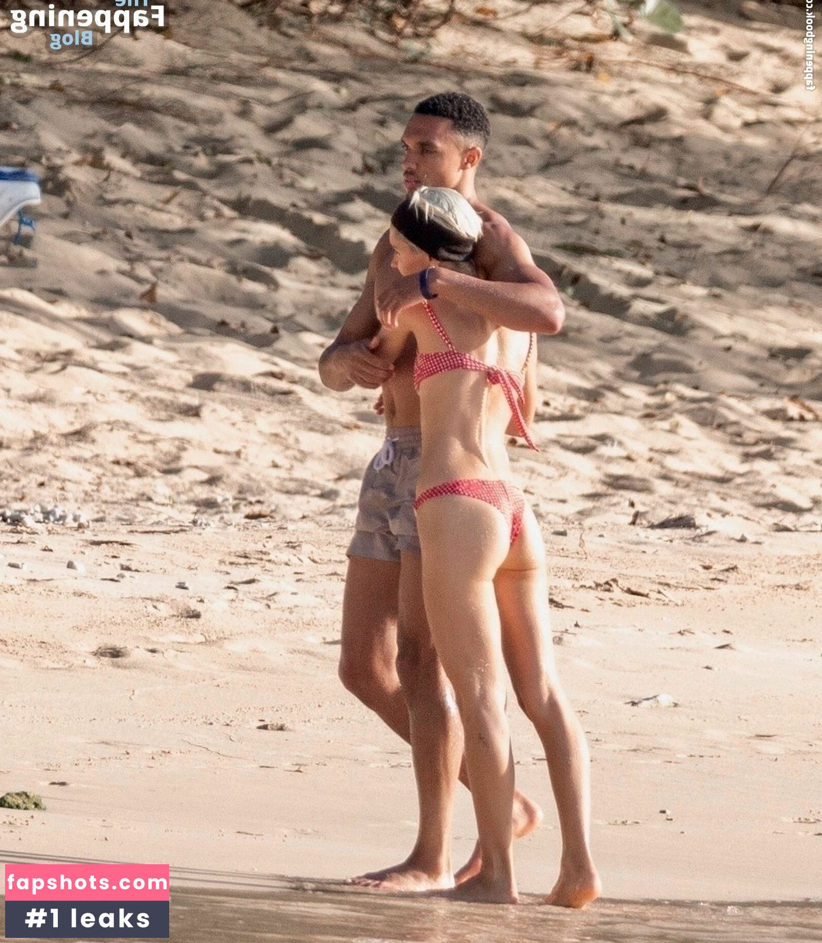 Iris Law Nahé úniky fotek pouze od fanoušků #89 - Fapshots