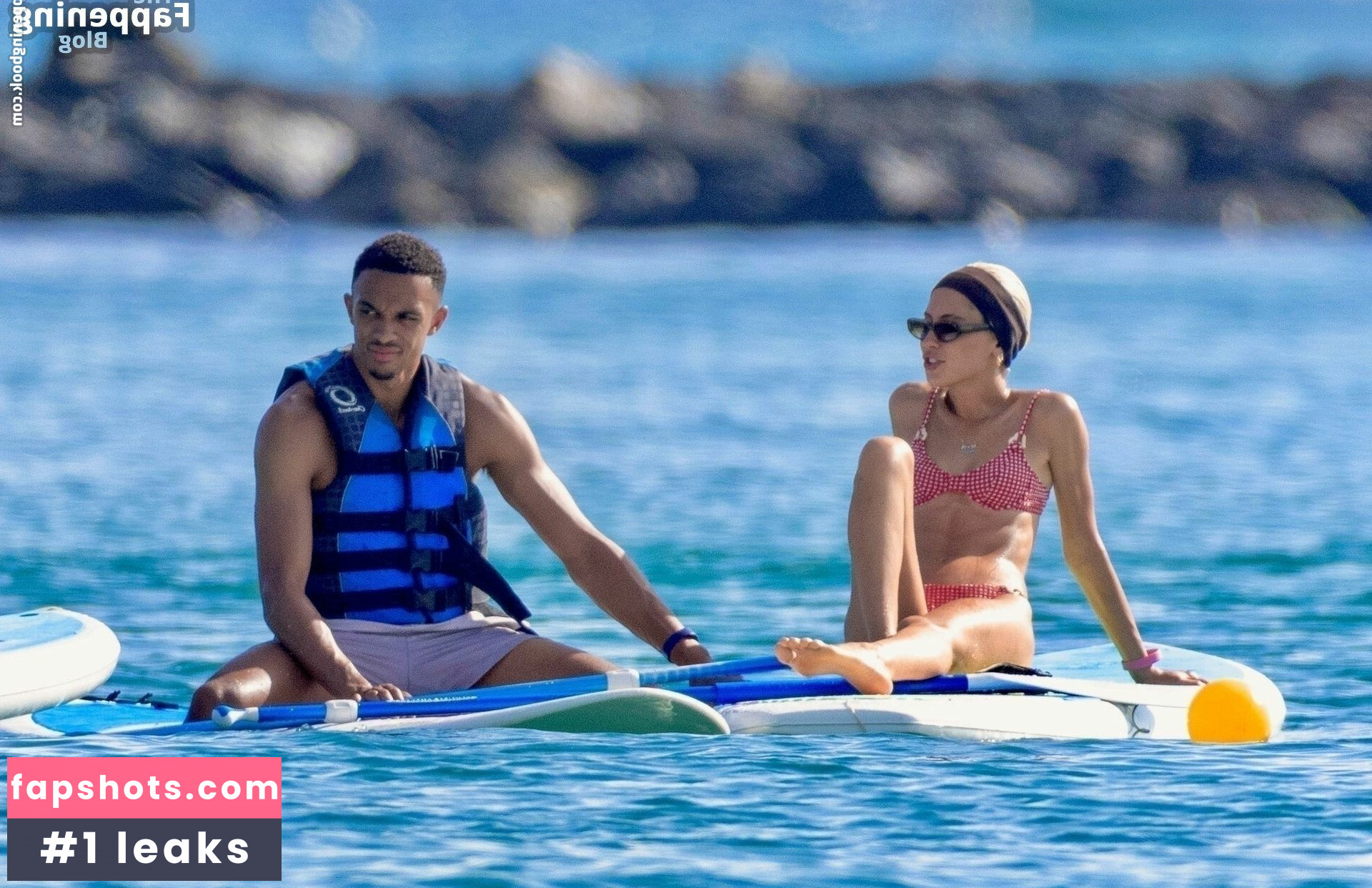 Iris Law Nahé úniky fotek pouze od fanoušků #91 - Fapshots