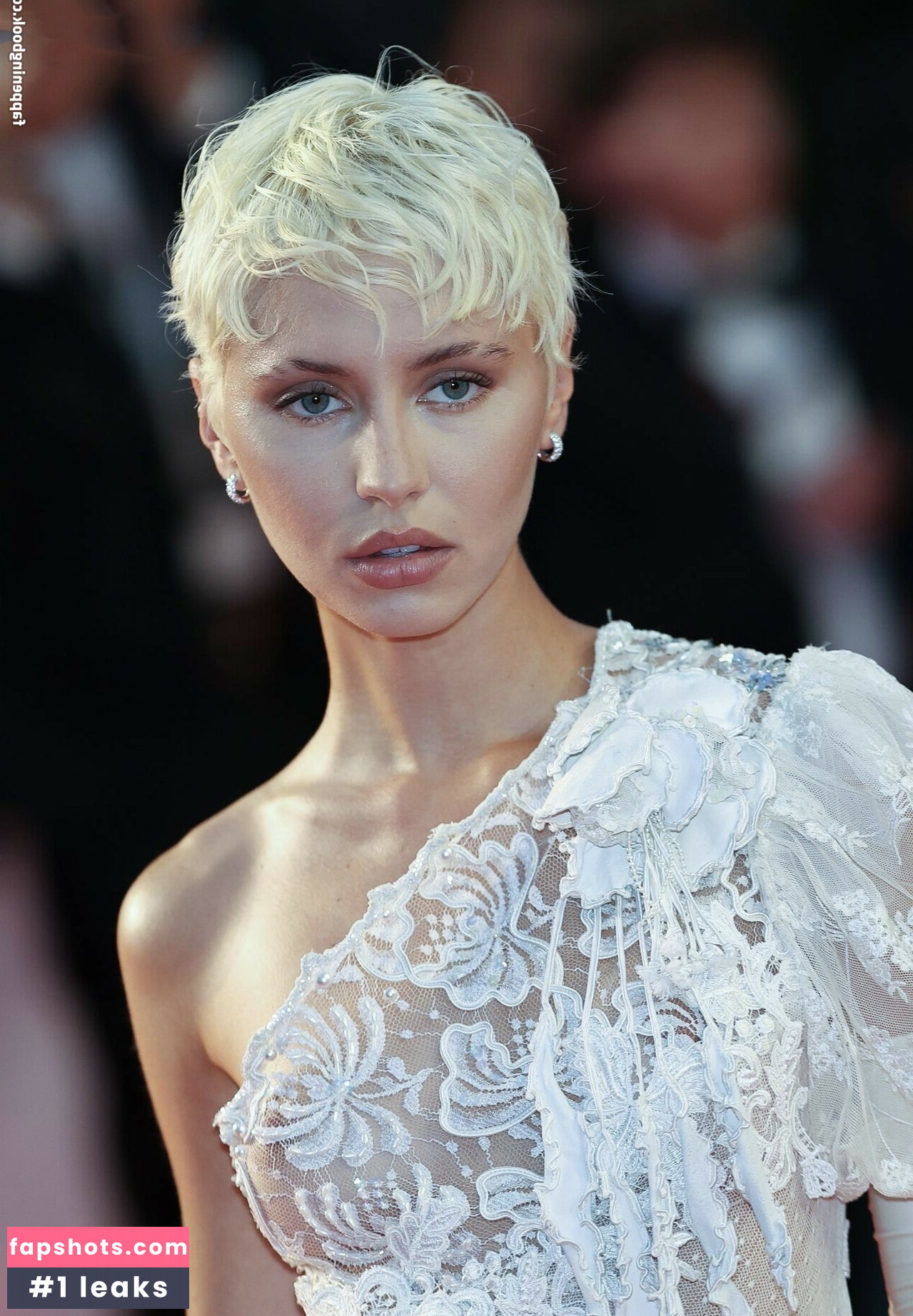 Iris Law Nahé úniky fotek pouze od fanoušků #97 - Fapshots