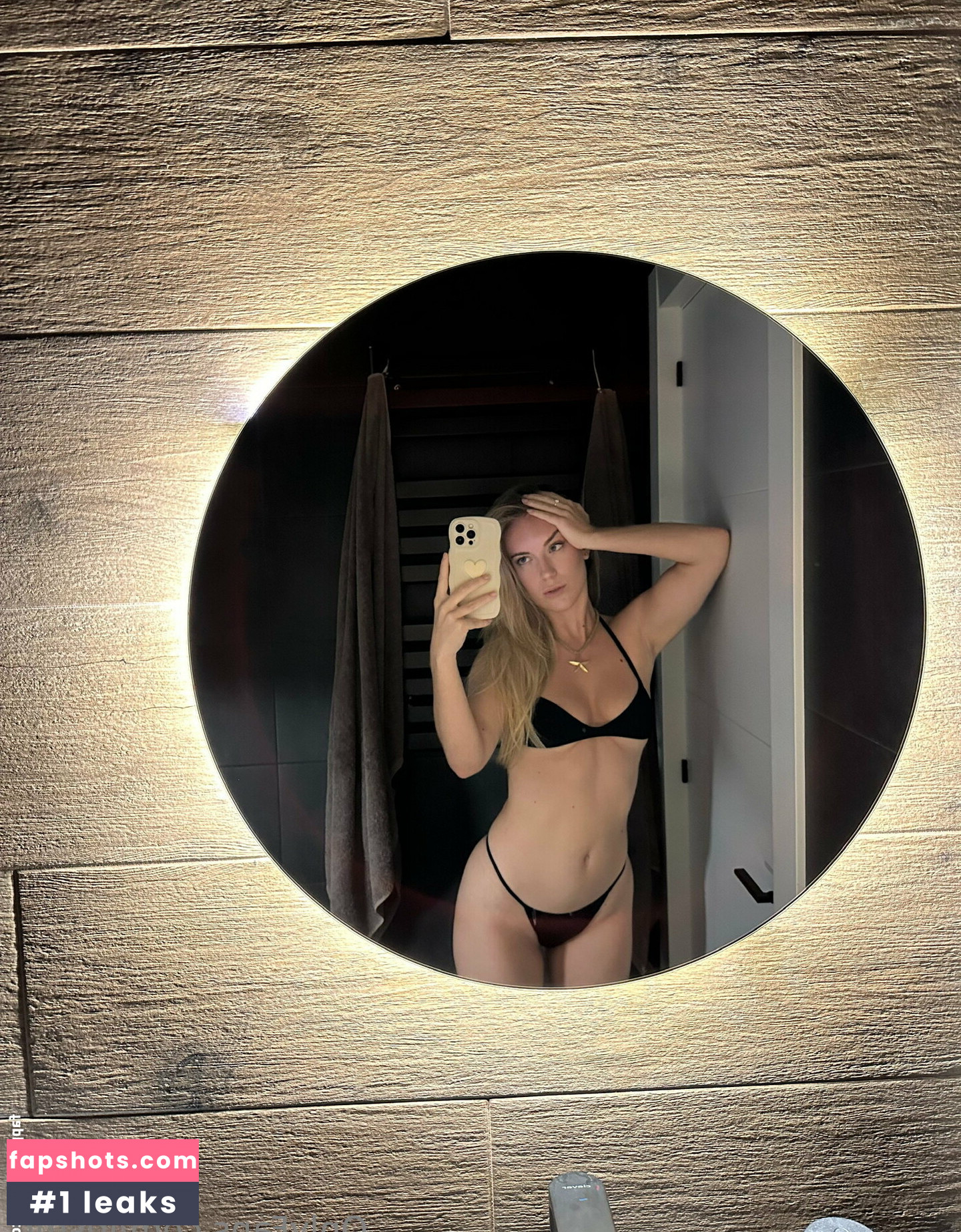 irismrt nude babe gallery