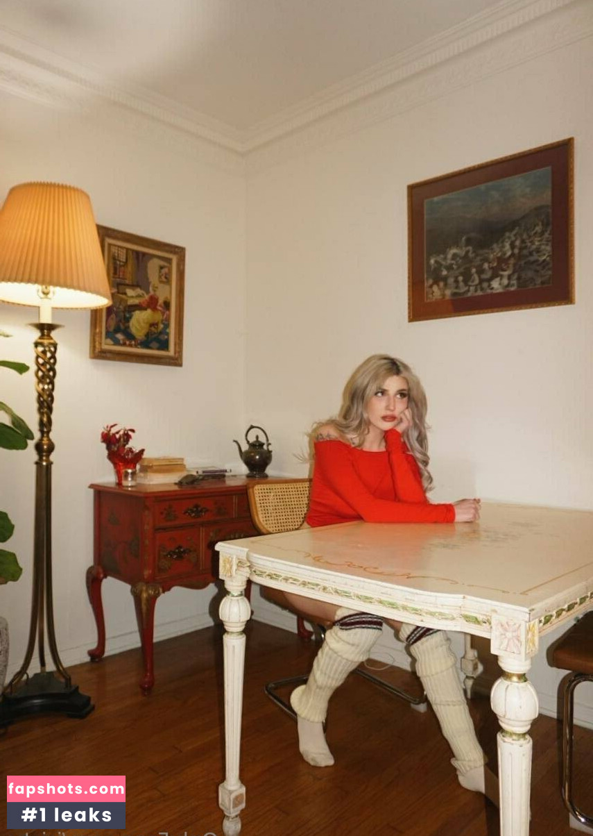 iristv nude babe gallery