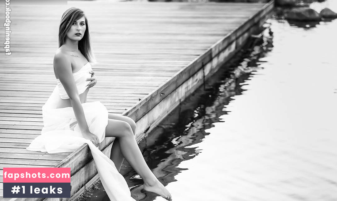 Isa._belle._ gallery photo #22