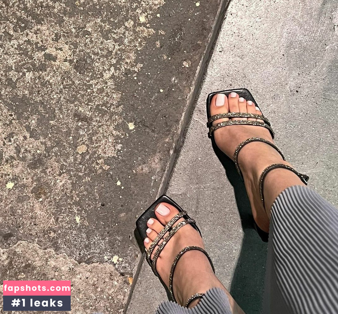 Isa_pes gallery photo #16