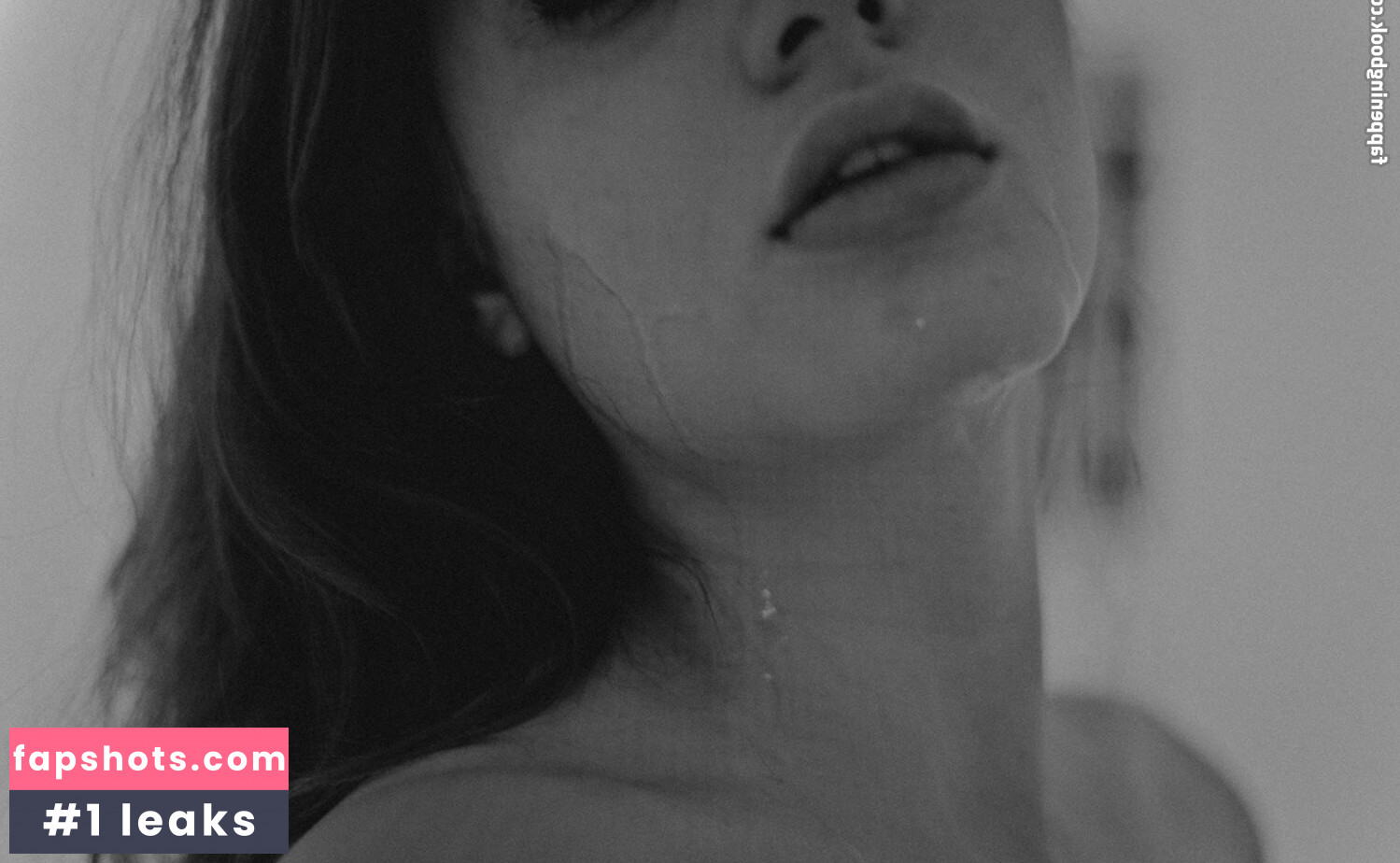 Isa Provati gallery photo #35