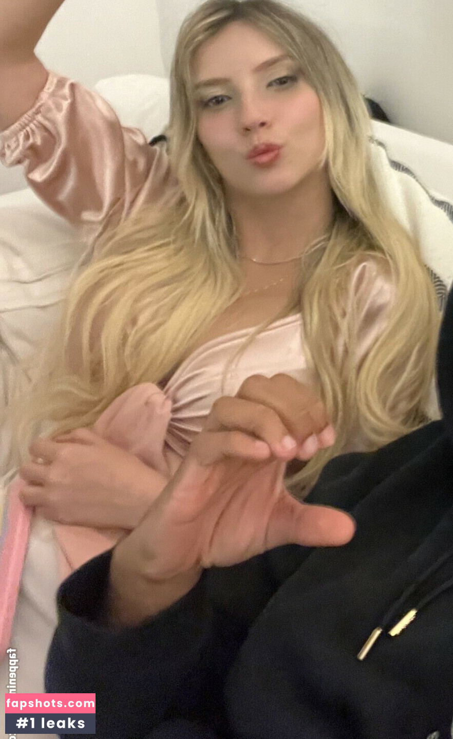 Isa Sudati gallery photo #11