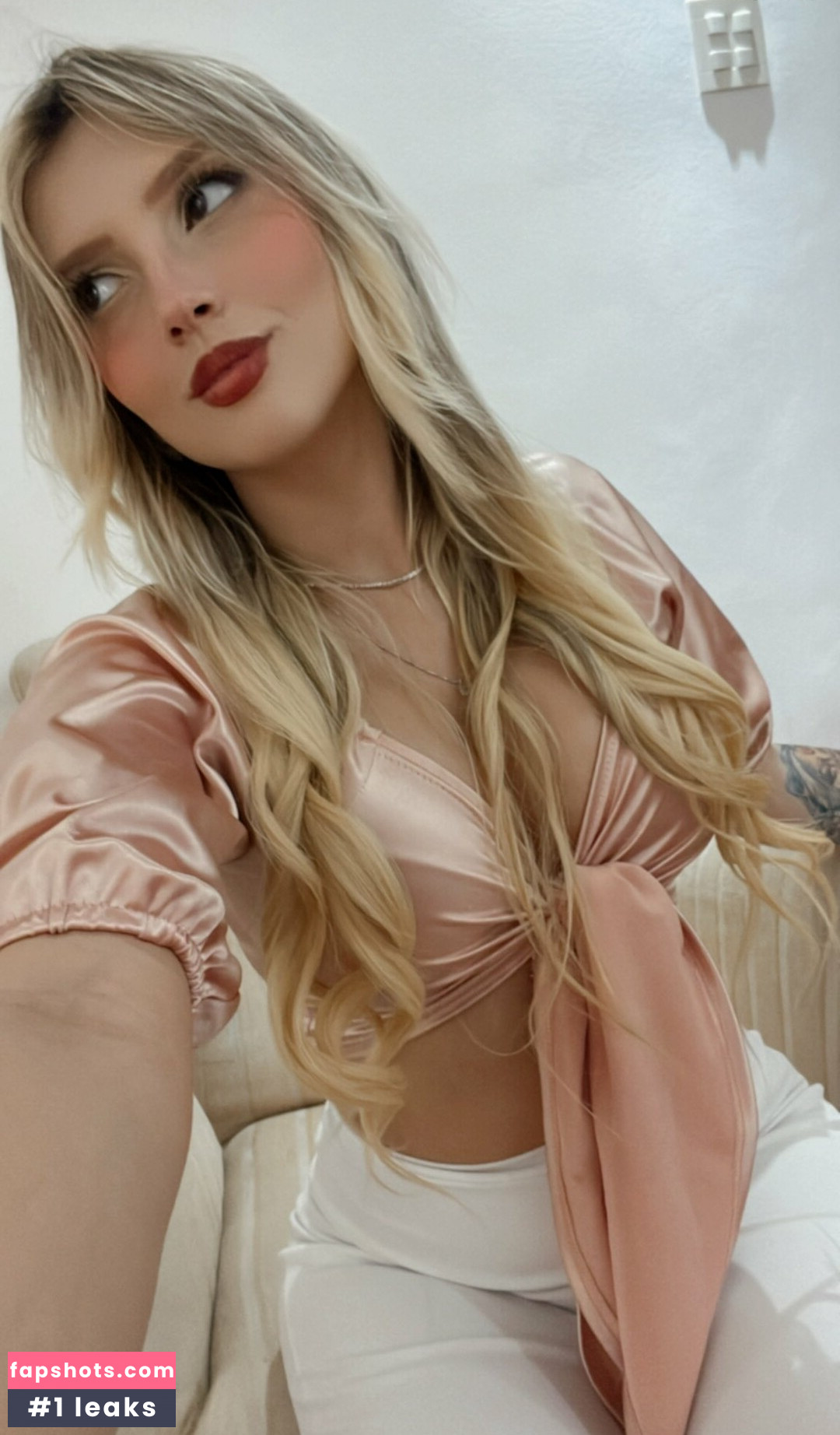 Isa Sudati gallery photo #15