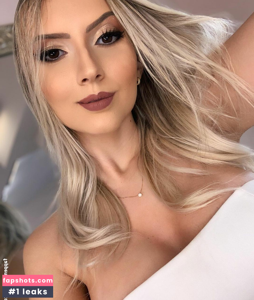 Isa Sudati gallery photo #46