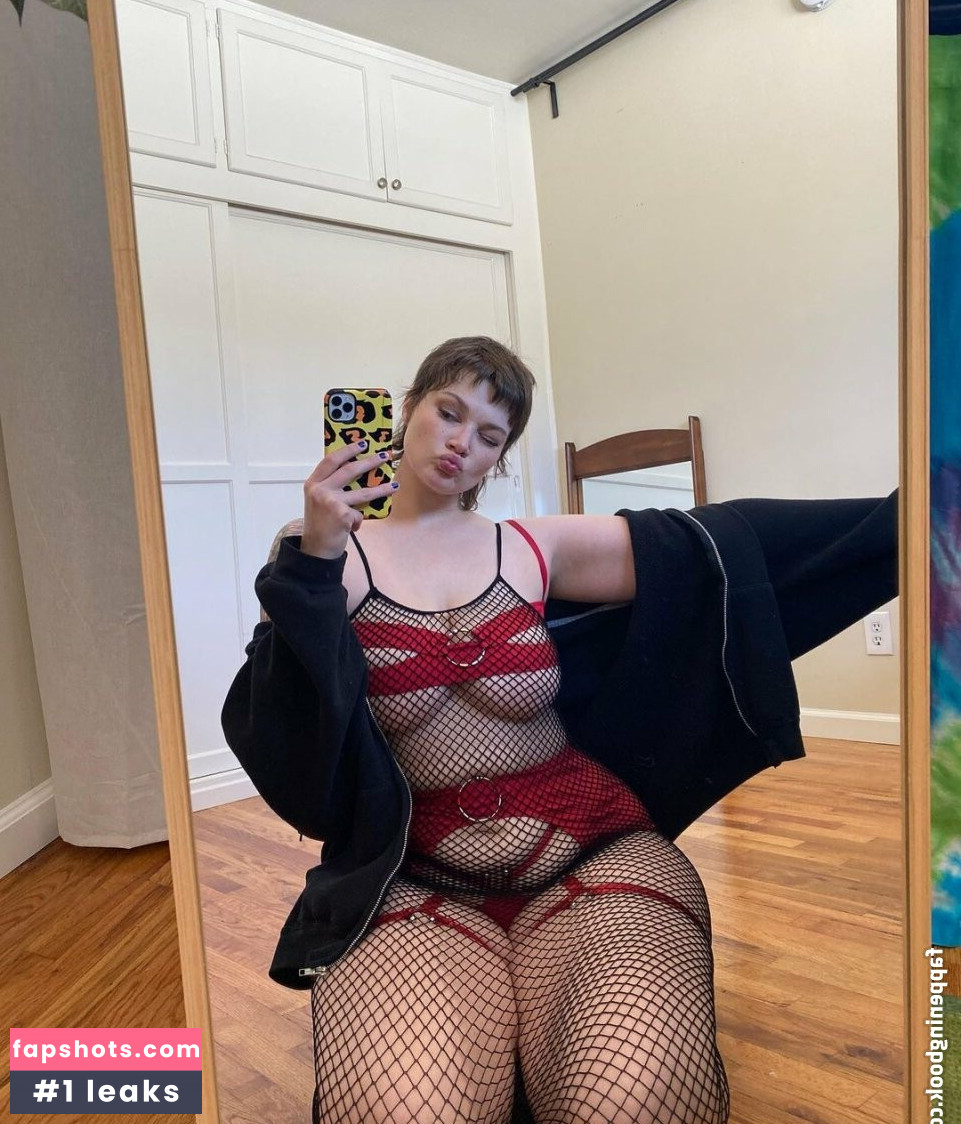 Isabel Hendrix gallery photo #20