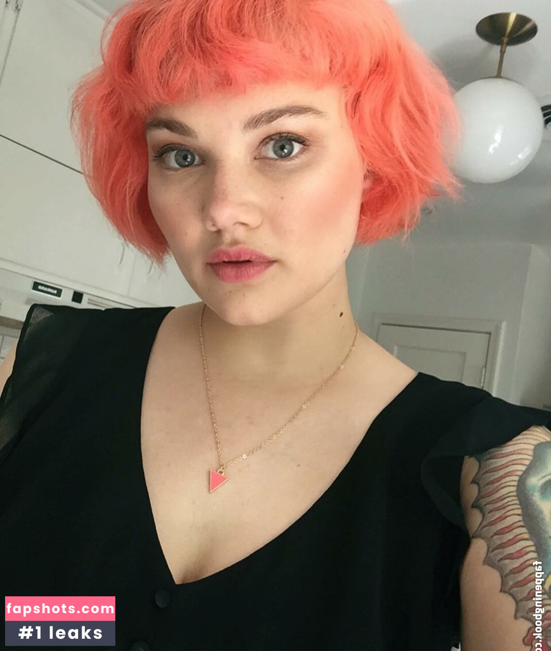 Isabel Hendrix gallery photo #31