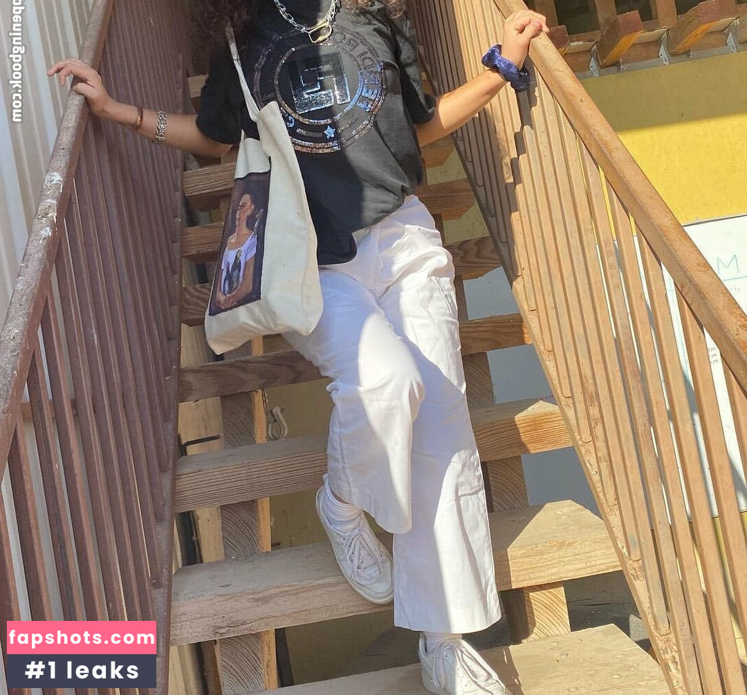 Isabel Neru Nude Leaks OnlyFans Photos #5 - Fapshots