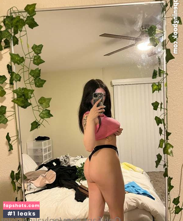 Isabel Valdez gallery photo #13