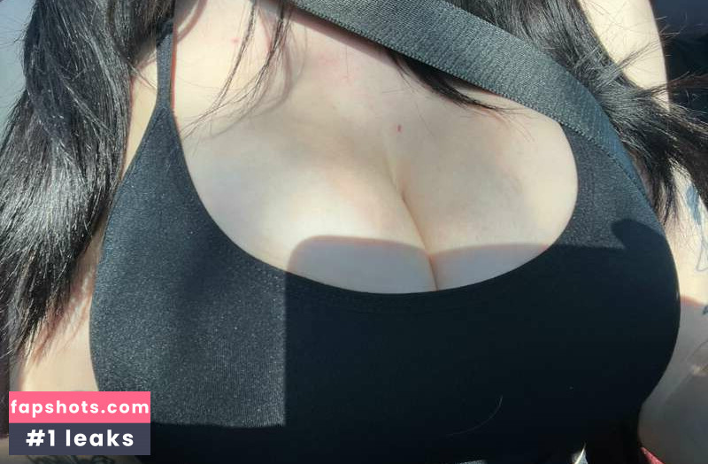 Isabel Valdez gallery photo #4