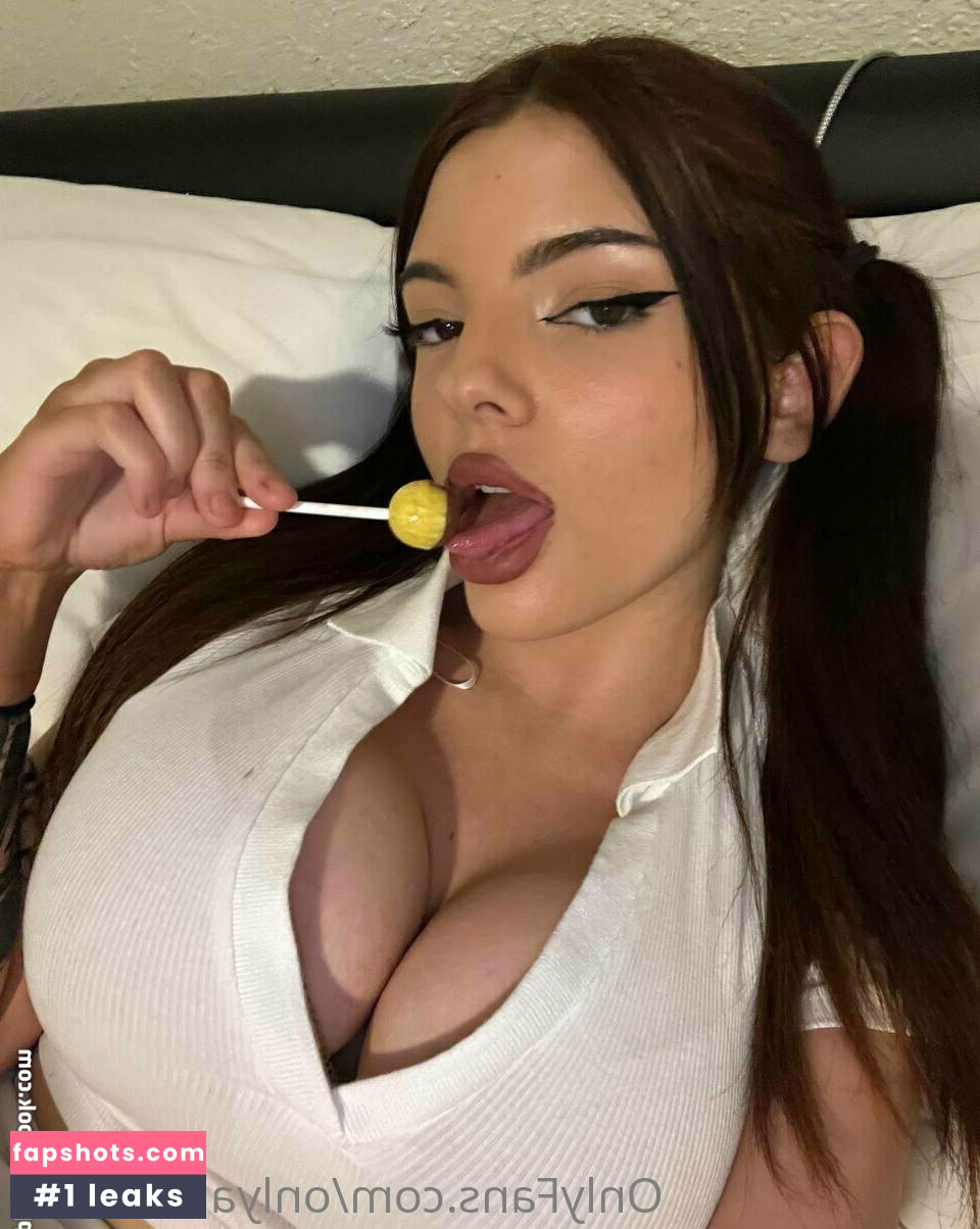 Isabel Valdez gallery photo #55