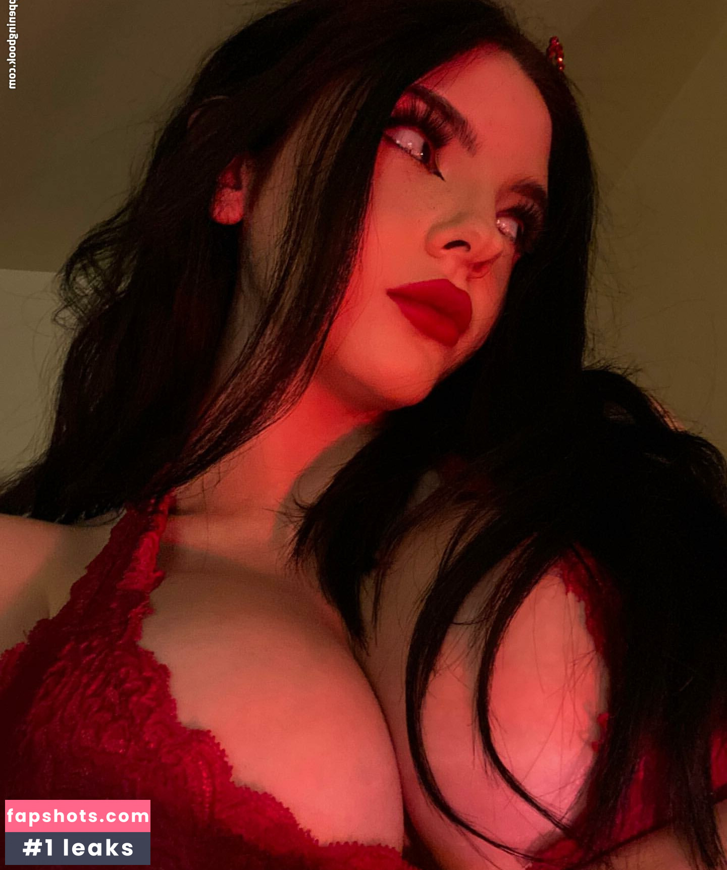 Isabel Valdez gallery photo #75